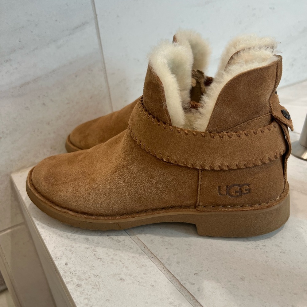 UGG Brown Ankle Boots with Cream Lining - Picture 3 of 5